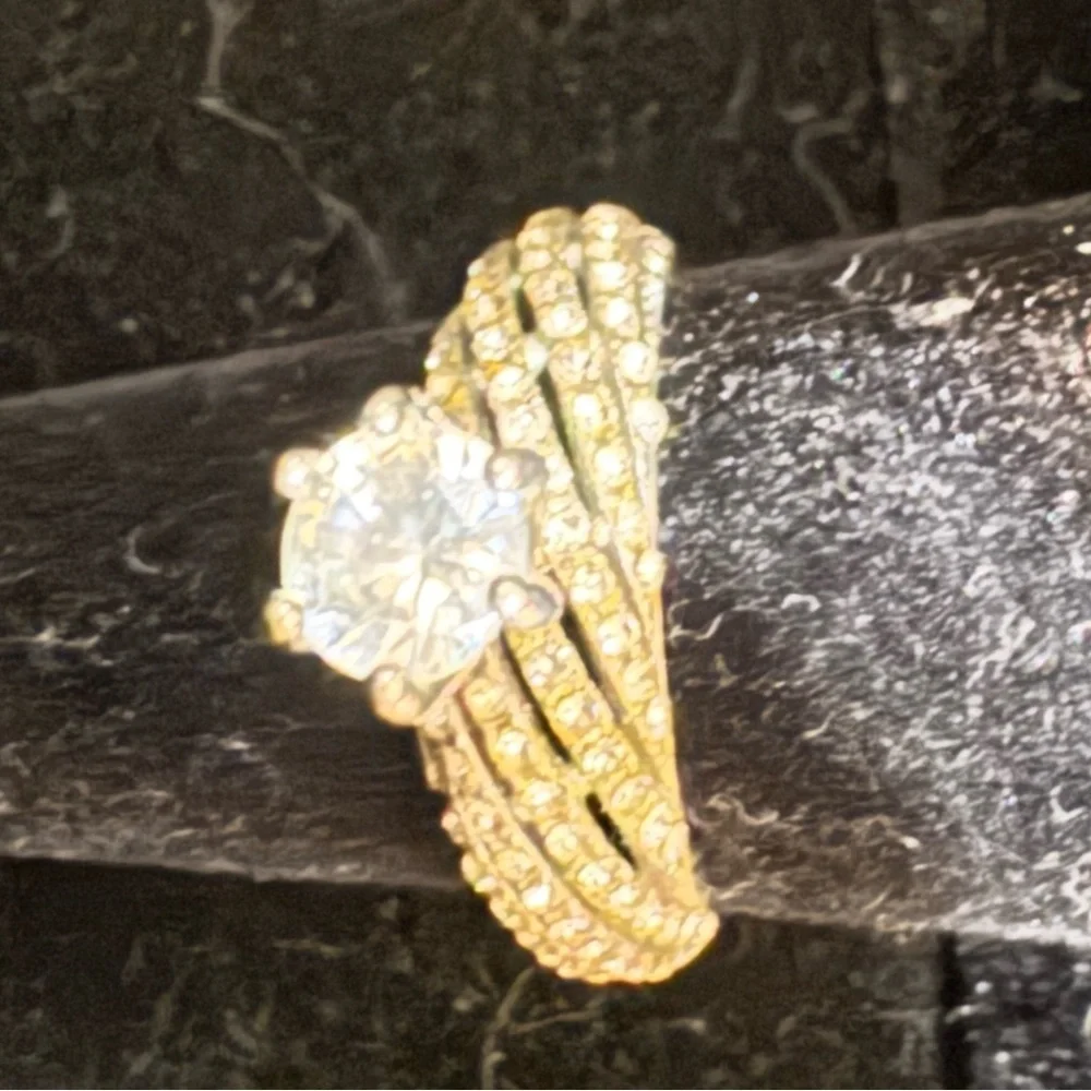 Source Unknown Gold and Silver Women's Ring